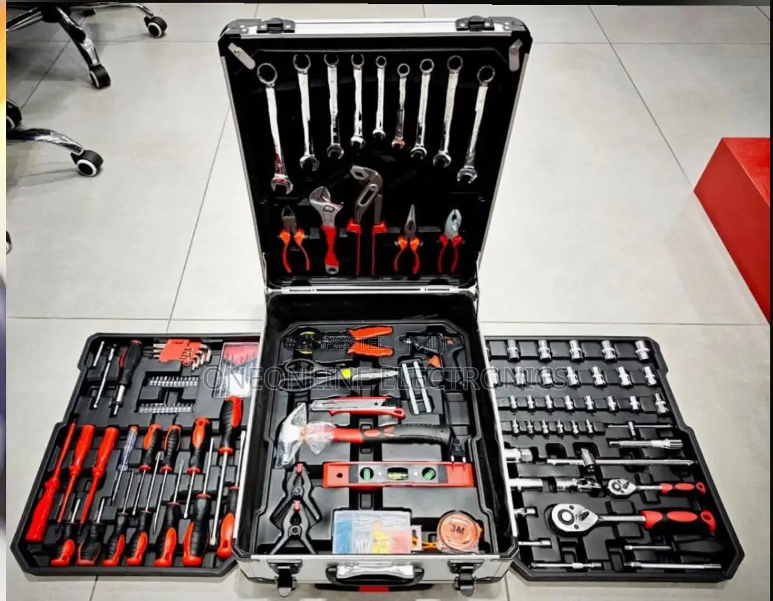799-Piece Mechanic Tool Set a Durable Aluminum Trolley Case With