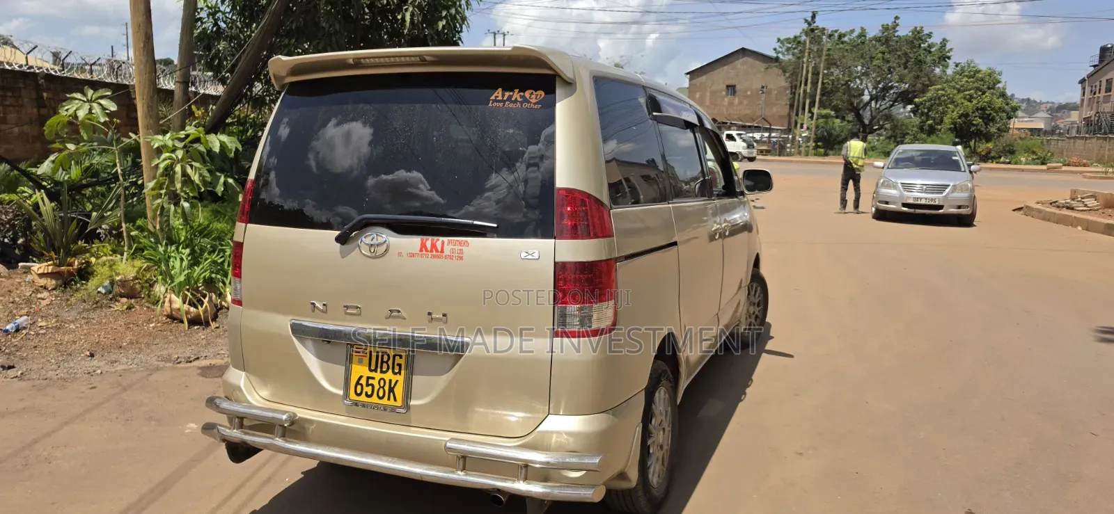 Toyota Noah 2007 Gold