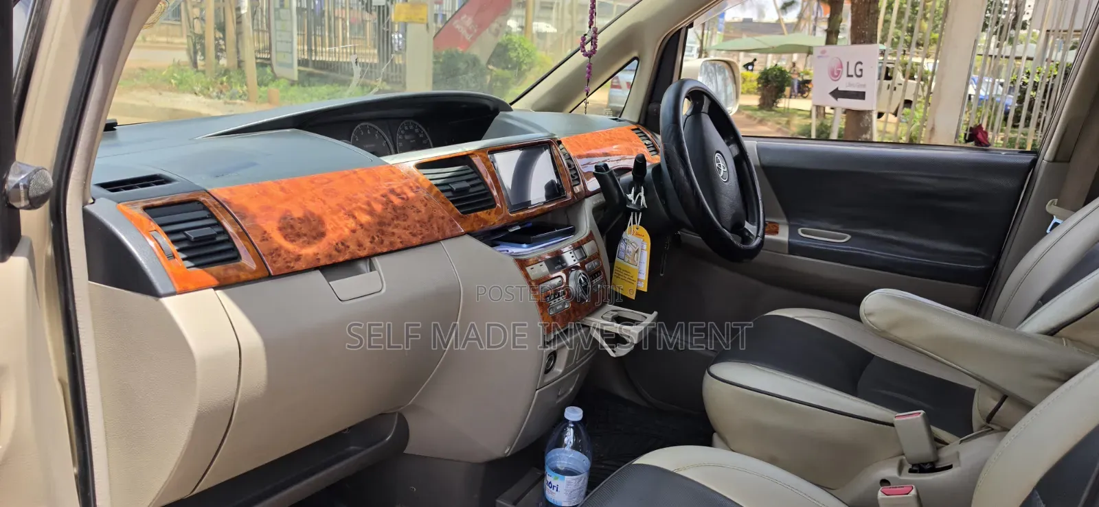 Toyota Noah 2007 Gold