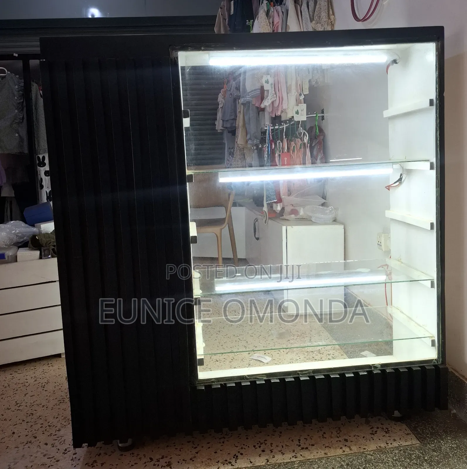 Shop Display Counter