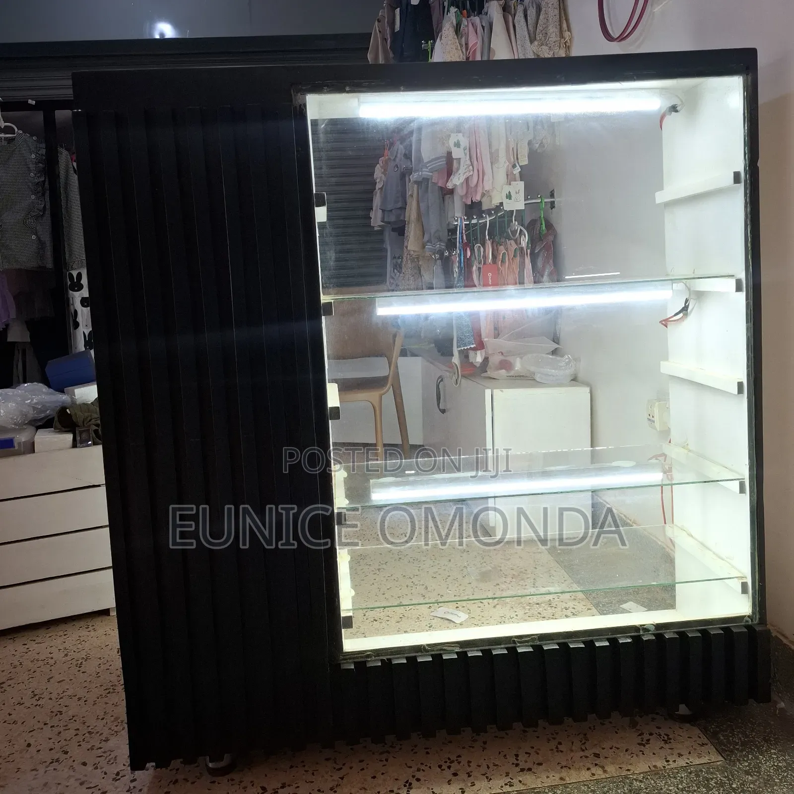 Shop Display Counter