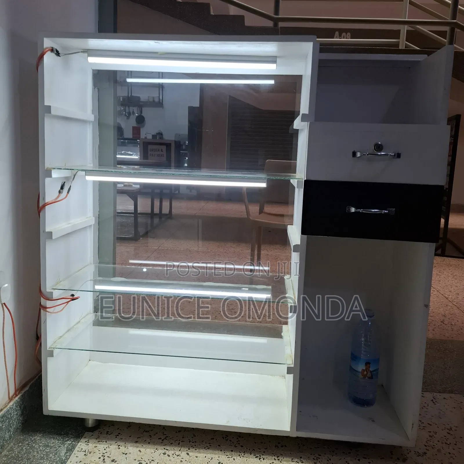 Shop Display Counter