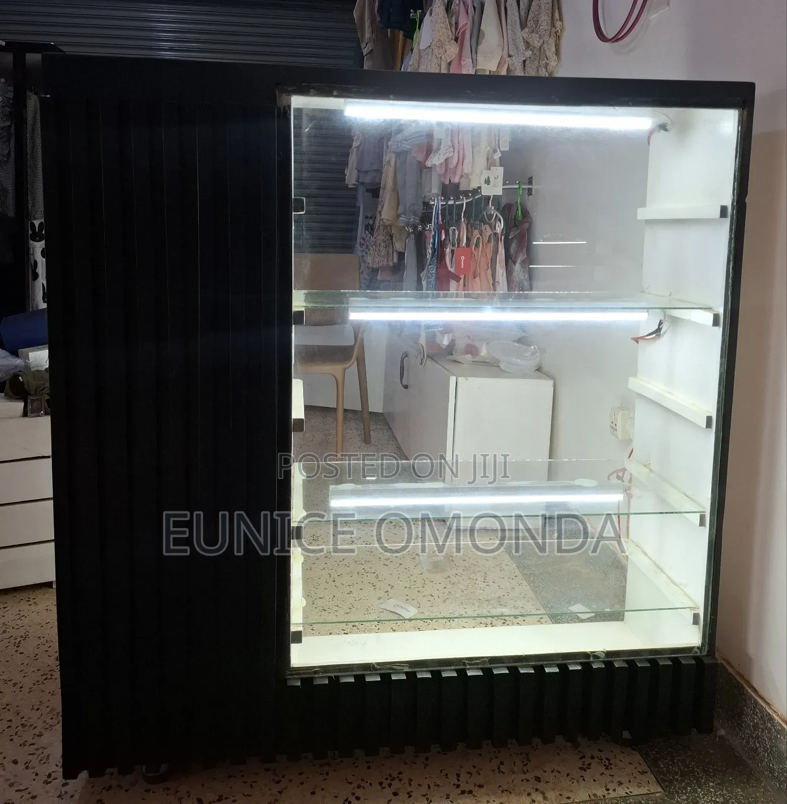 Shop Display Counter