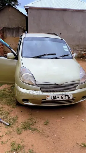 Car 2007 Gold