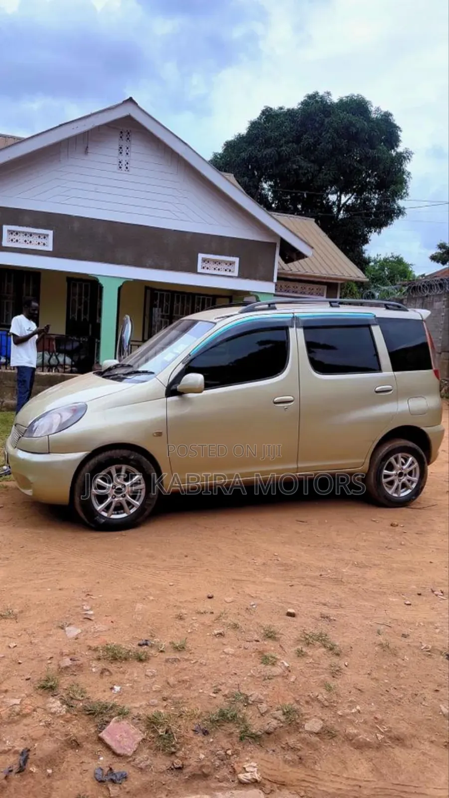 Car 2007 Gold