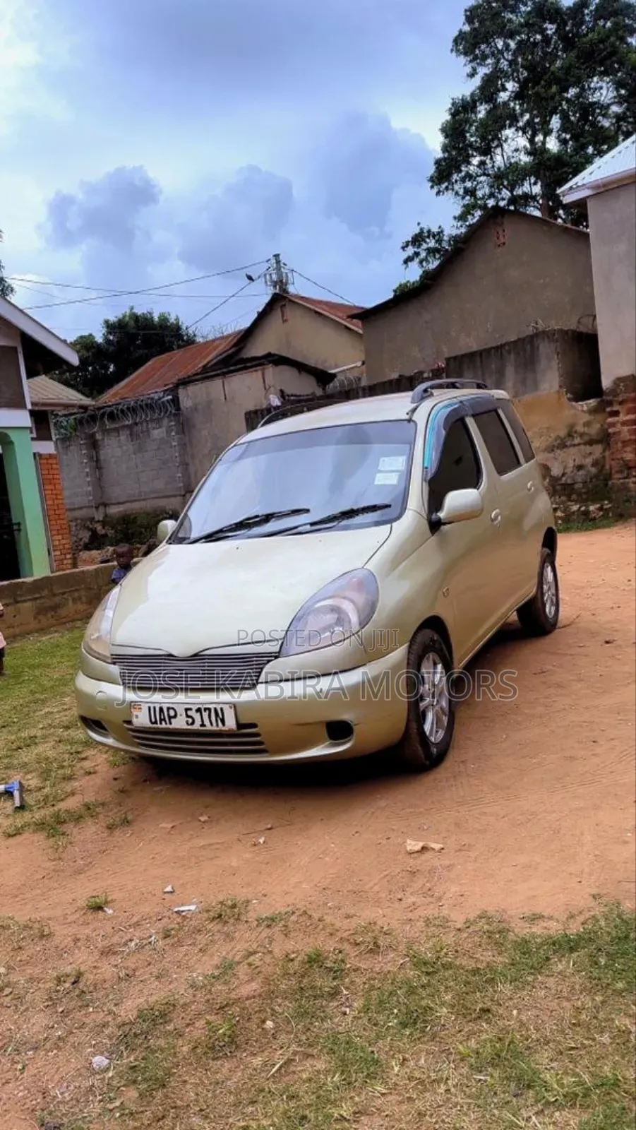 Car 2007 Gold