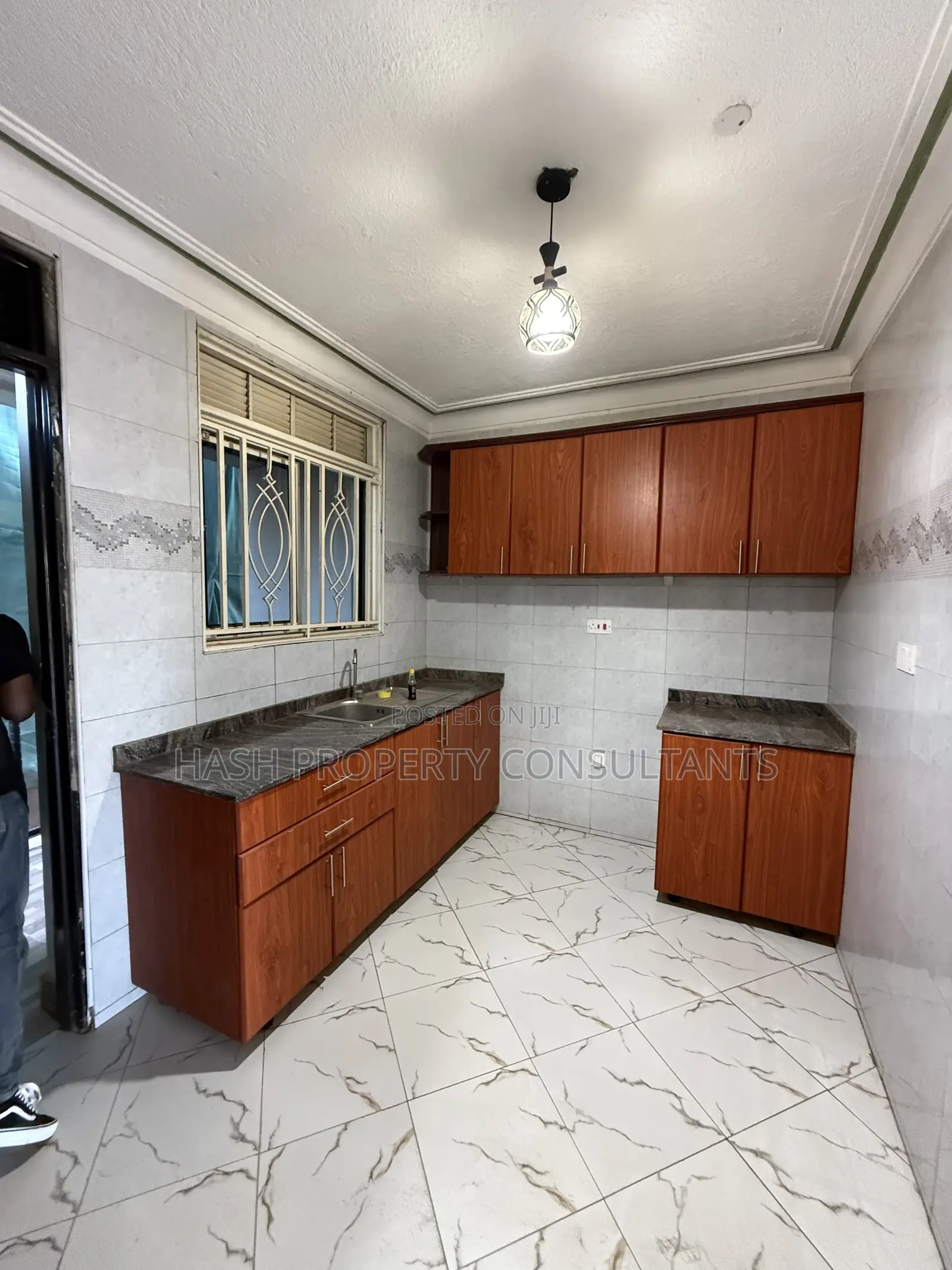 3bdrm Apartment in Muyunyo, Central Division for rent