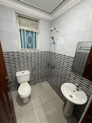3bdrm Apartment in Muyunyo, Central Division for rent