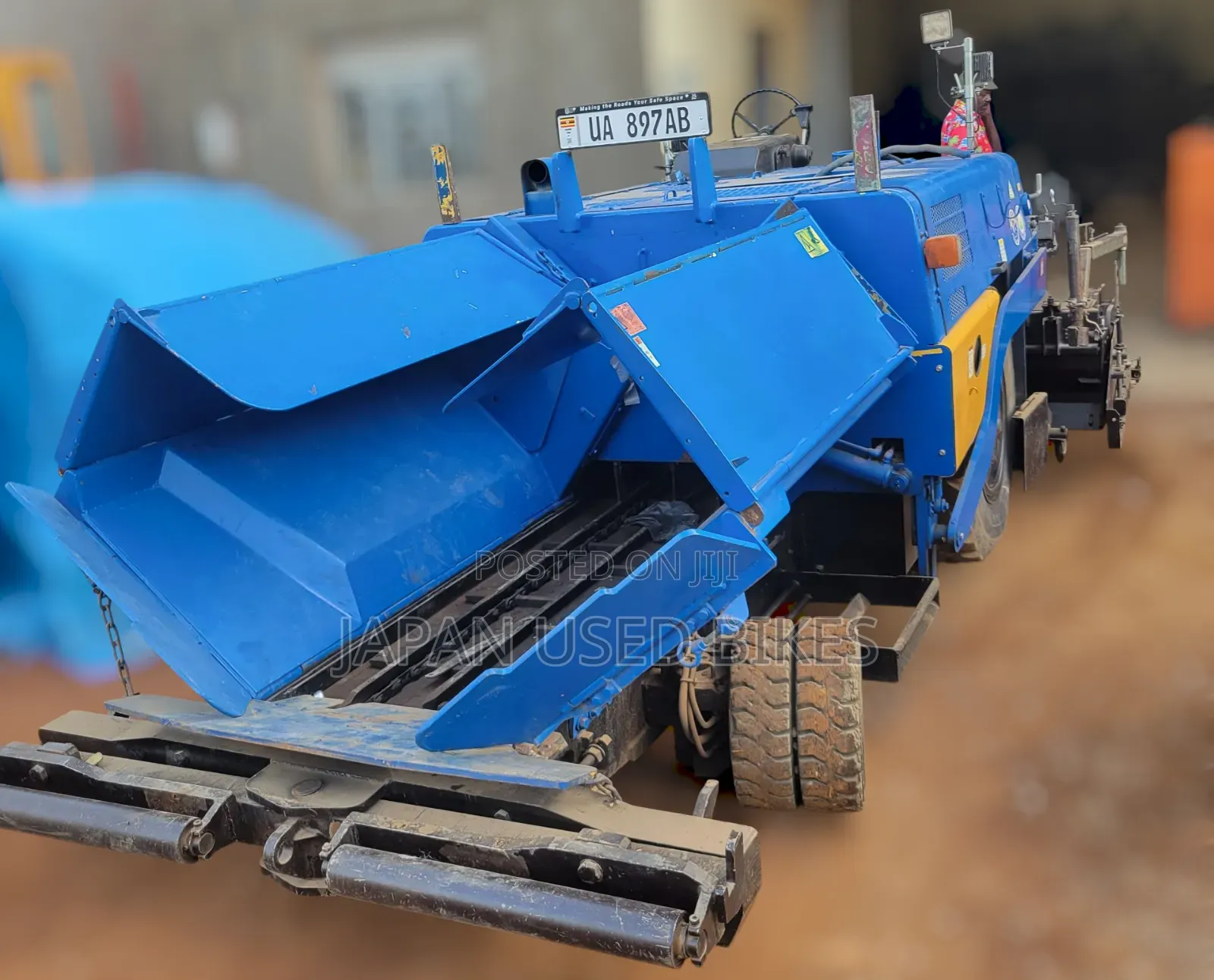 Hanta F2045w2 Asphalt Finisher