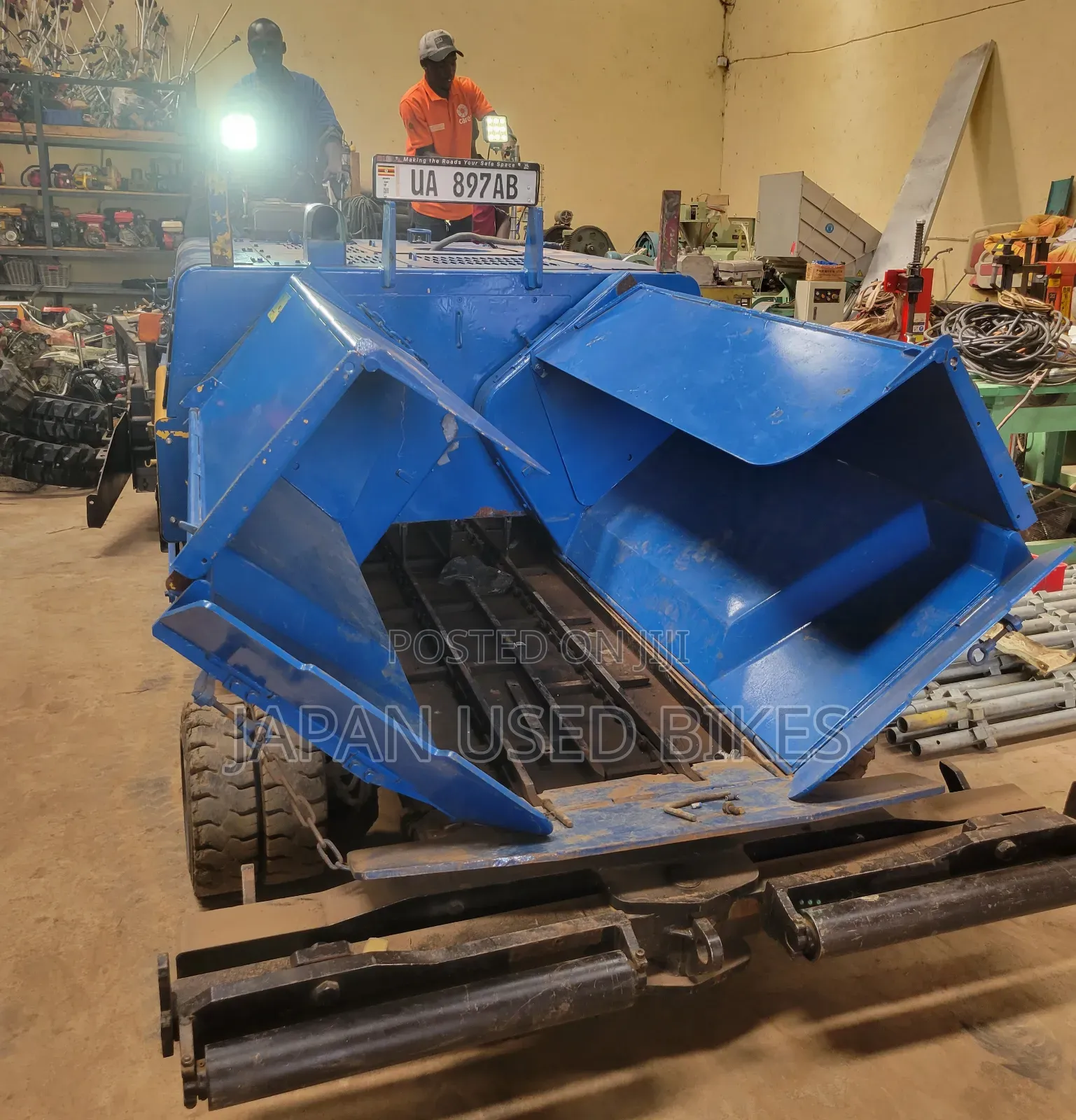 Hanta F2045w2 Asphalt Finisher