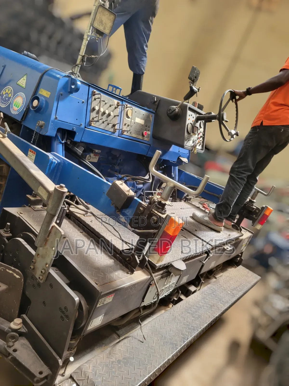 Hanta F2045w2 Asphalt Finisher