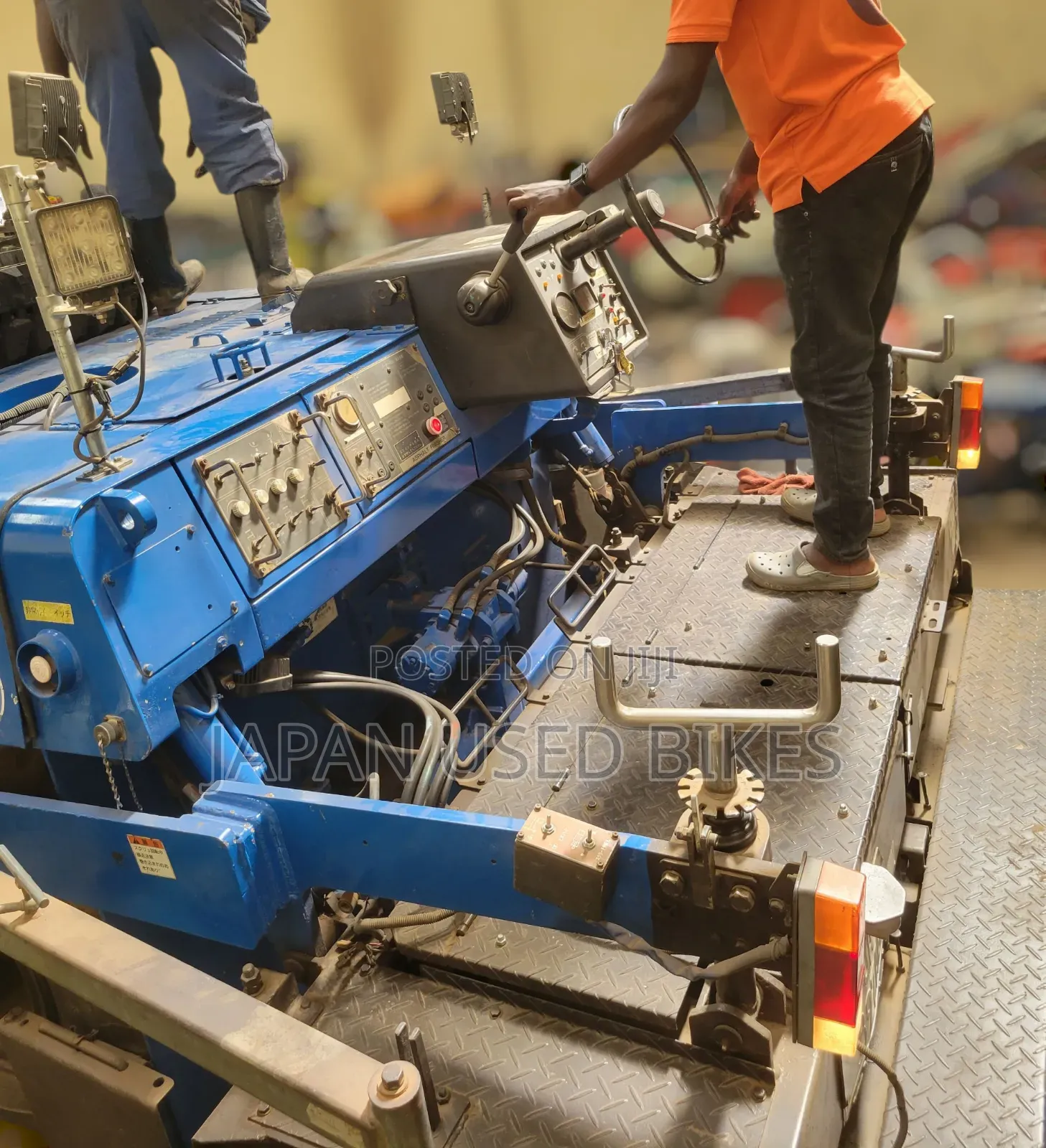 Hanta F2045w2 Asphalt Finisher