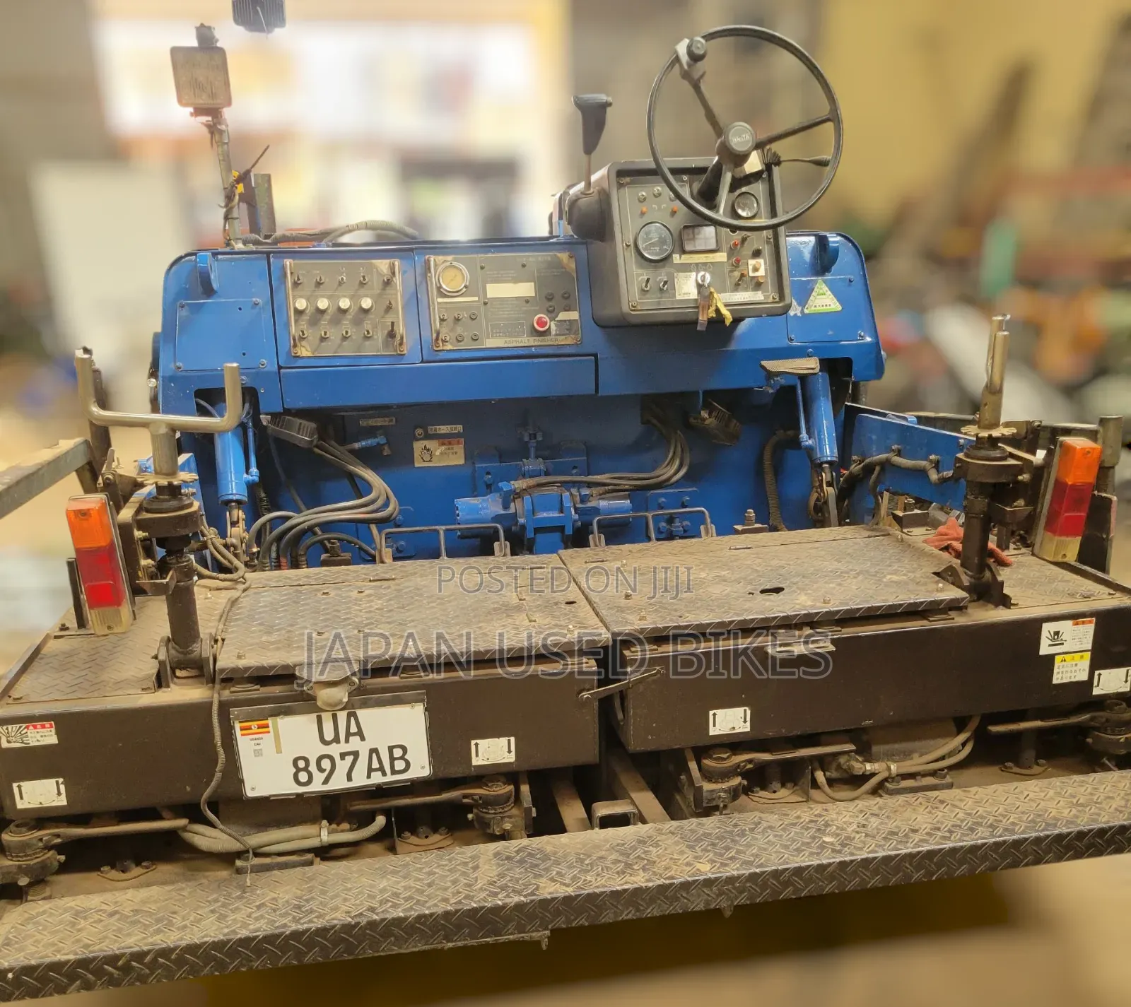 Hanta F2045w2 Asphalt Finisher