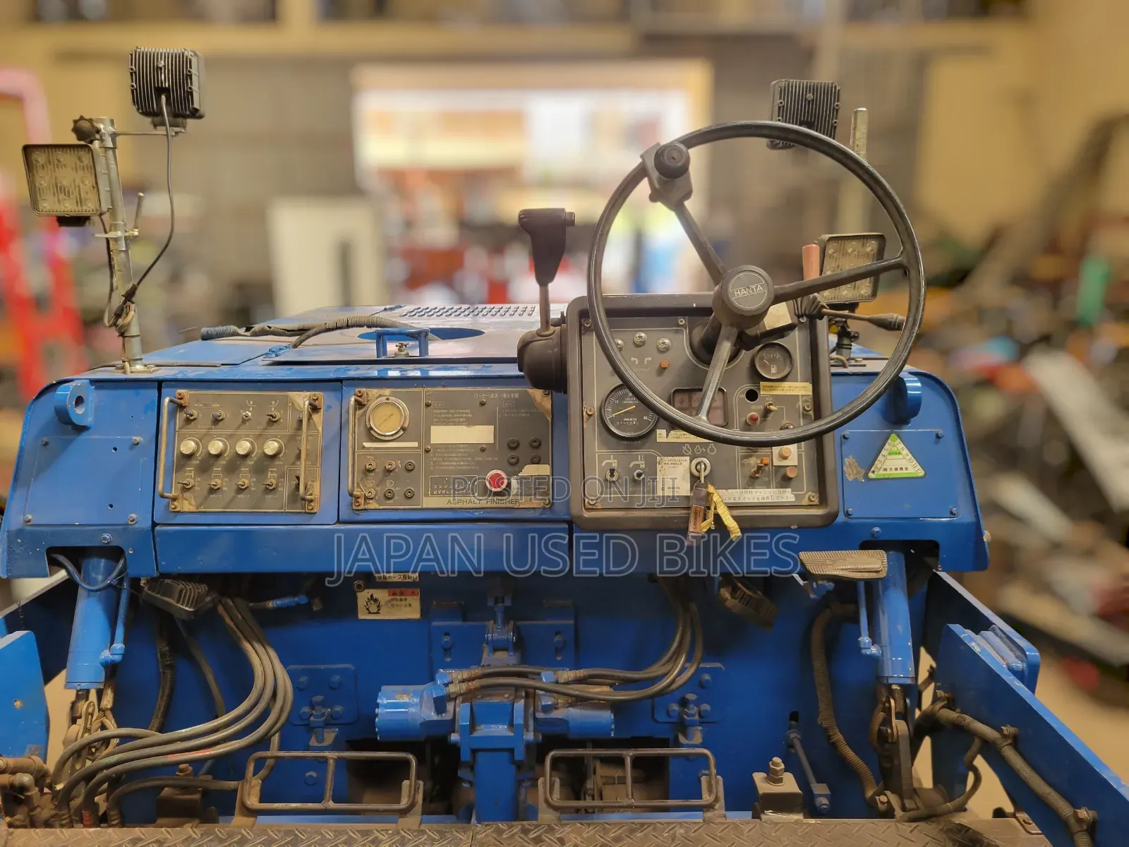 Hanta F2045w2 Asphalt Finisher