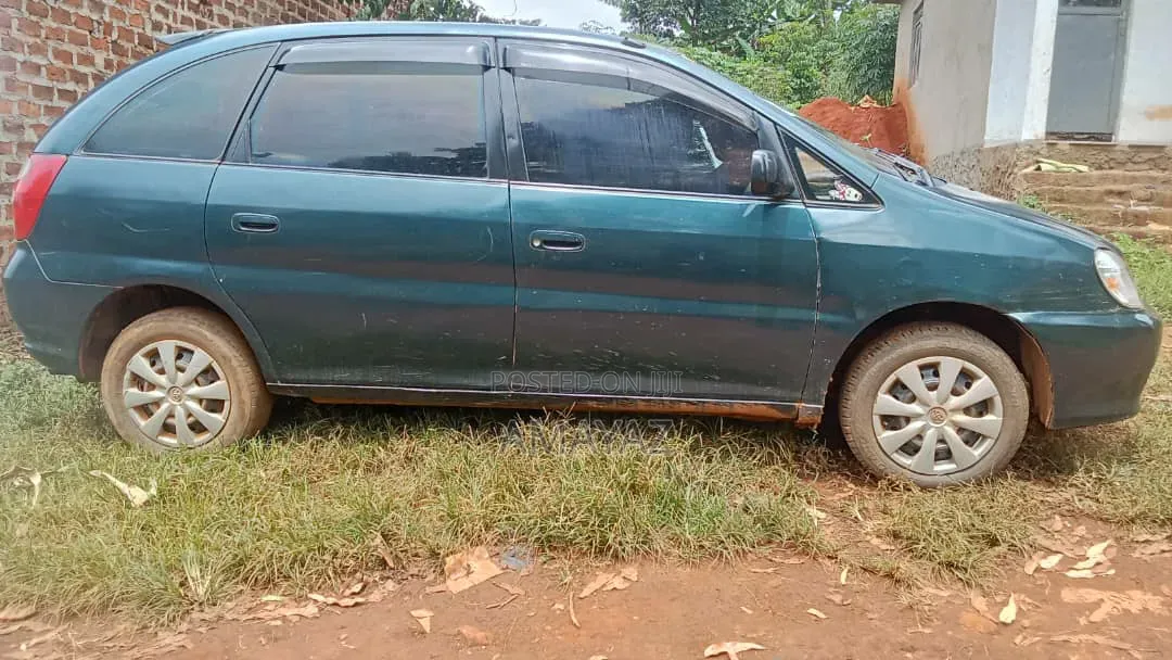 Toyota Nadia 1999 Green