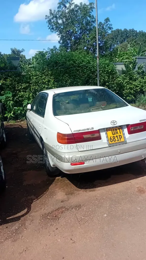 Toyota Premio 2001 White