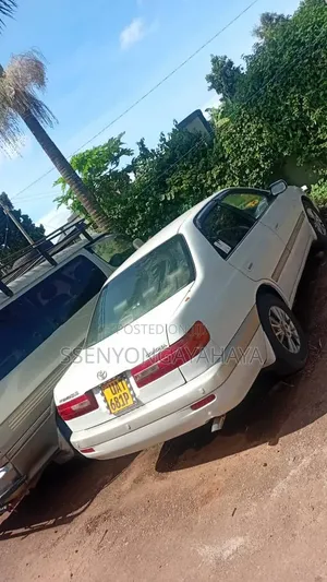 Toyota Premio 2001 White