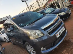 Toyota Noah 2011 Gray