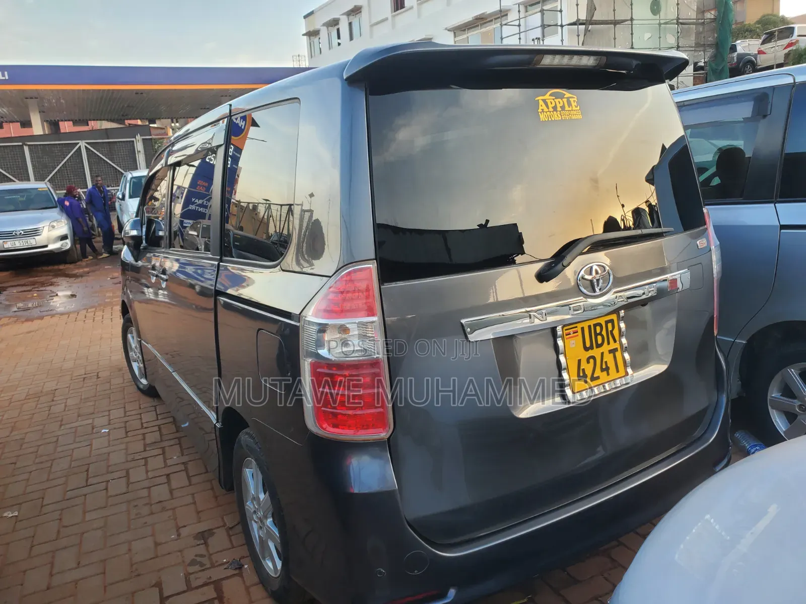 Toyota Noah 2011 Gray