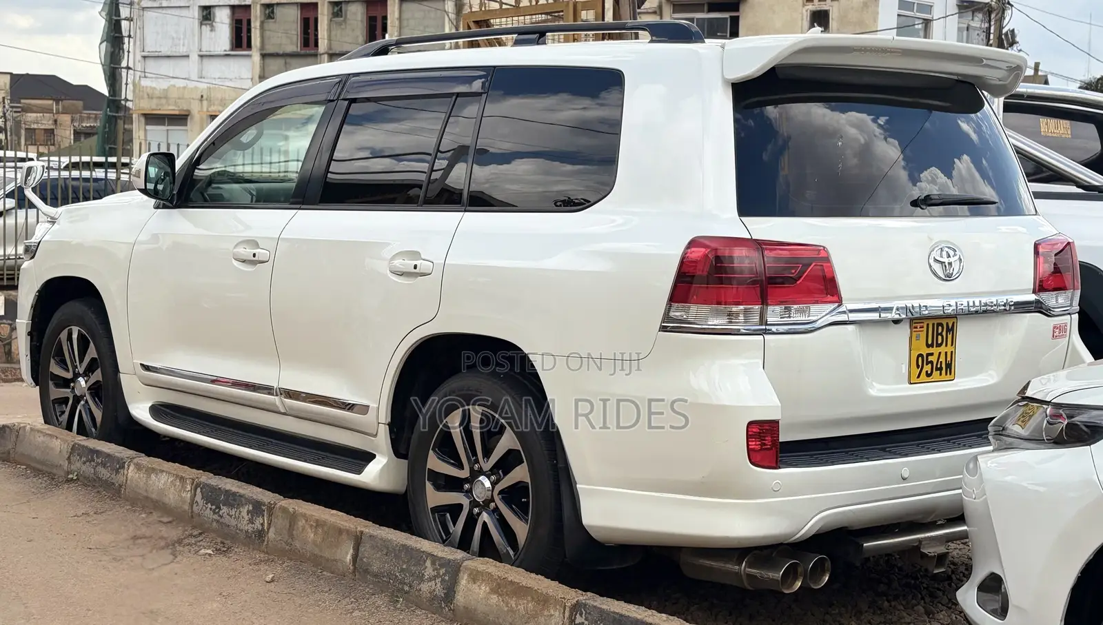 Toyota Land Cruiser 4.6 V8 ZX 2012 White