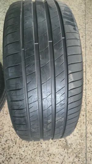 245/45r19 102y Century Tyres Foreign Used