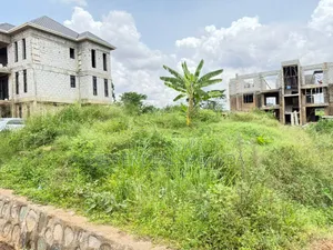 100by50ft Plot for Sale in Buwate