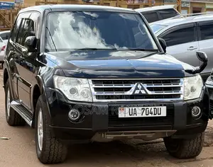 Mitsubishi Pajero 3.0 2011 Black