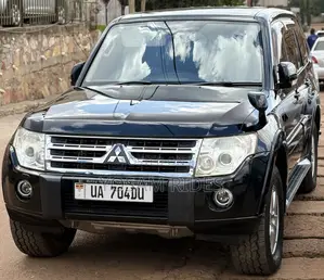 Mitsubishi Pajero 3.0 2011 Black