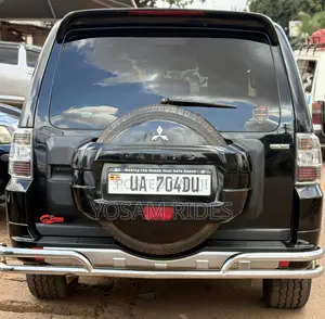 Mitsubishi Pajero 3.0 2011 Black