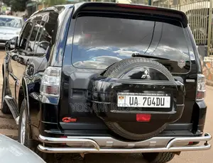 Mitsubishi Pajero 3.0 2011 Black