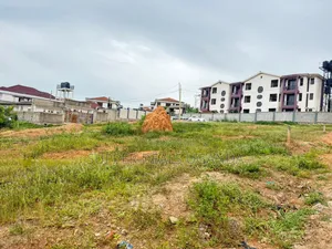 100by100ft Plot for Sale in Kira
