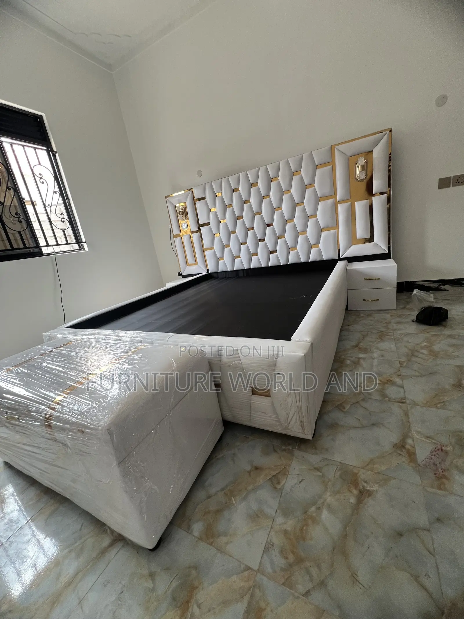 A White Geometric Bed