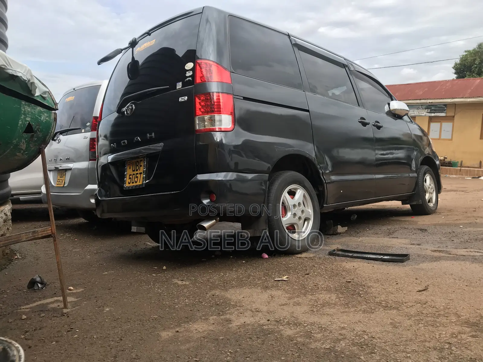 Toyota Noah 2007 Gray