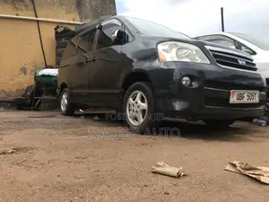 Toyota Noah 2007 Gray