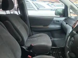 Toyota Noah 2006 Silver