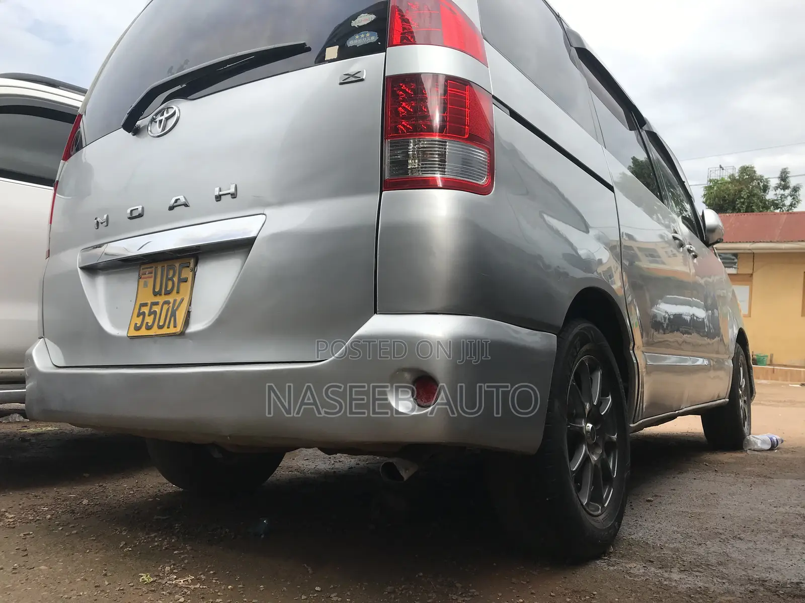 Toyota Noah 2006 Silver