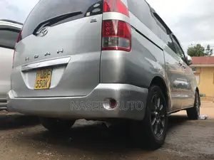 Toyota Noah 2006 Silver