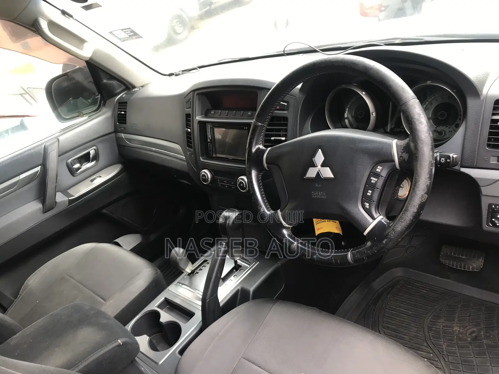 Mitsubishi Pajero 2009 Silver