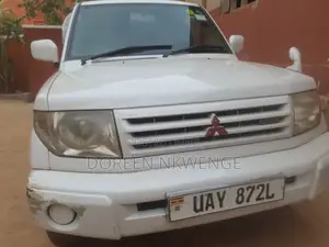 Mitsubishi Pajero IO 1999