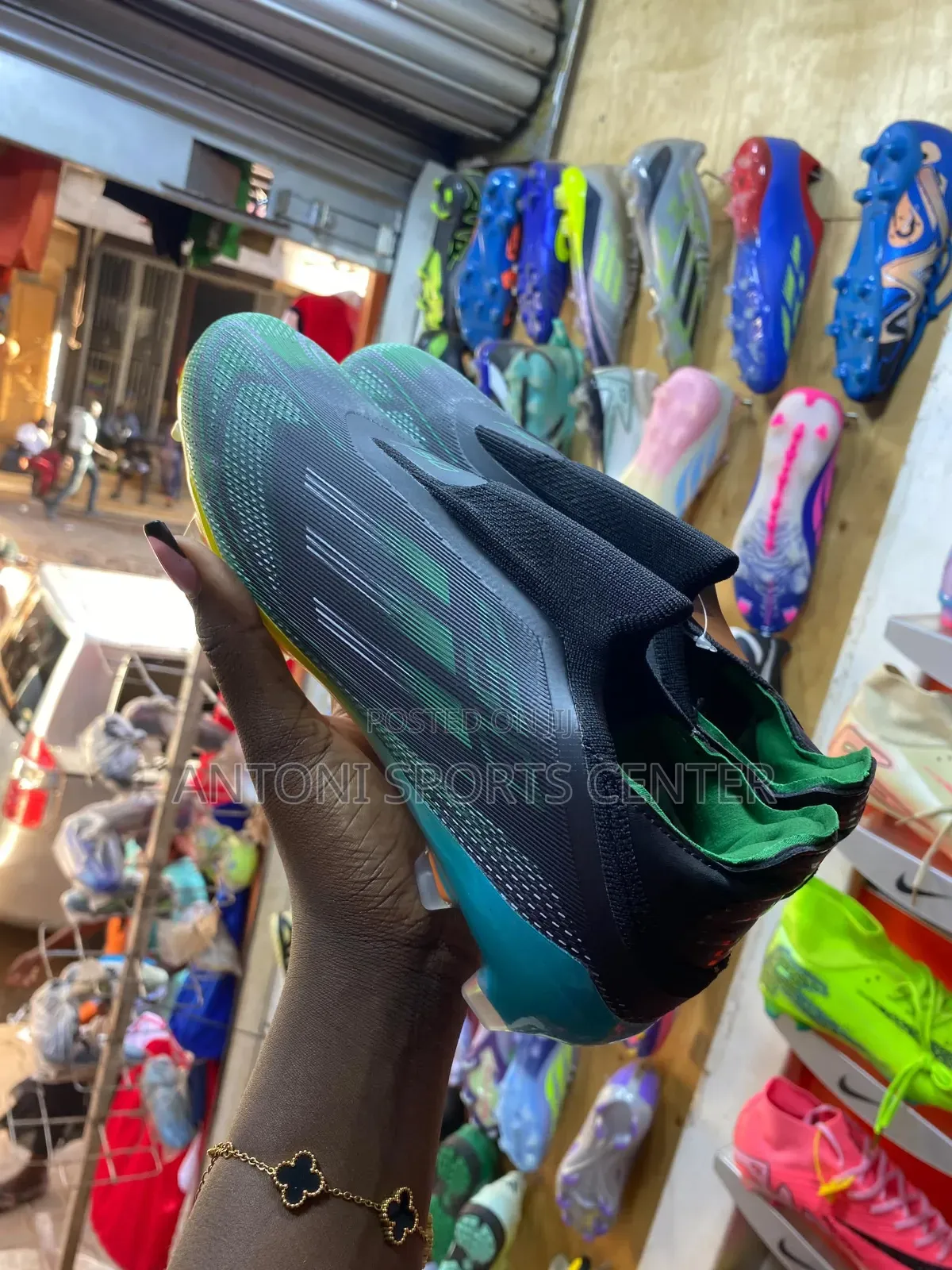 F50 Black Fair Pray Shoes