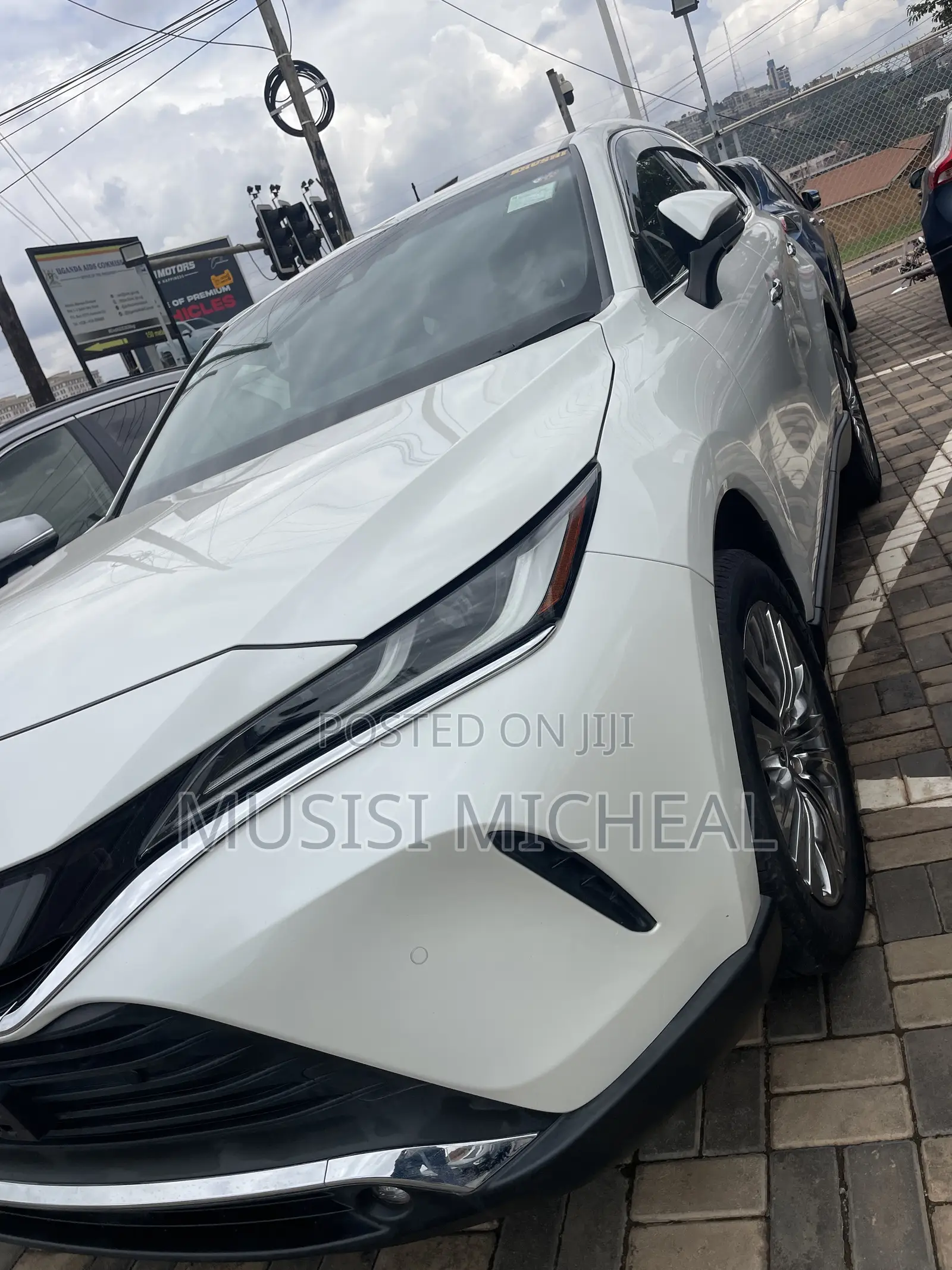 Toyota Harrier 2.0 2021 White