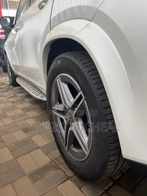 Mercedes-Benz GLE-Class GLE 400d 4MATIC 2020 White