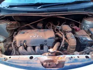 Toyota IST 2004 Silver