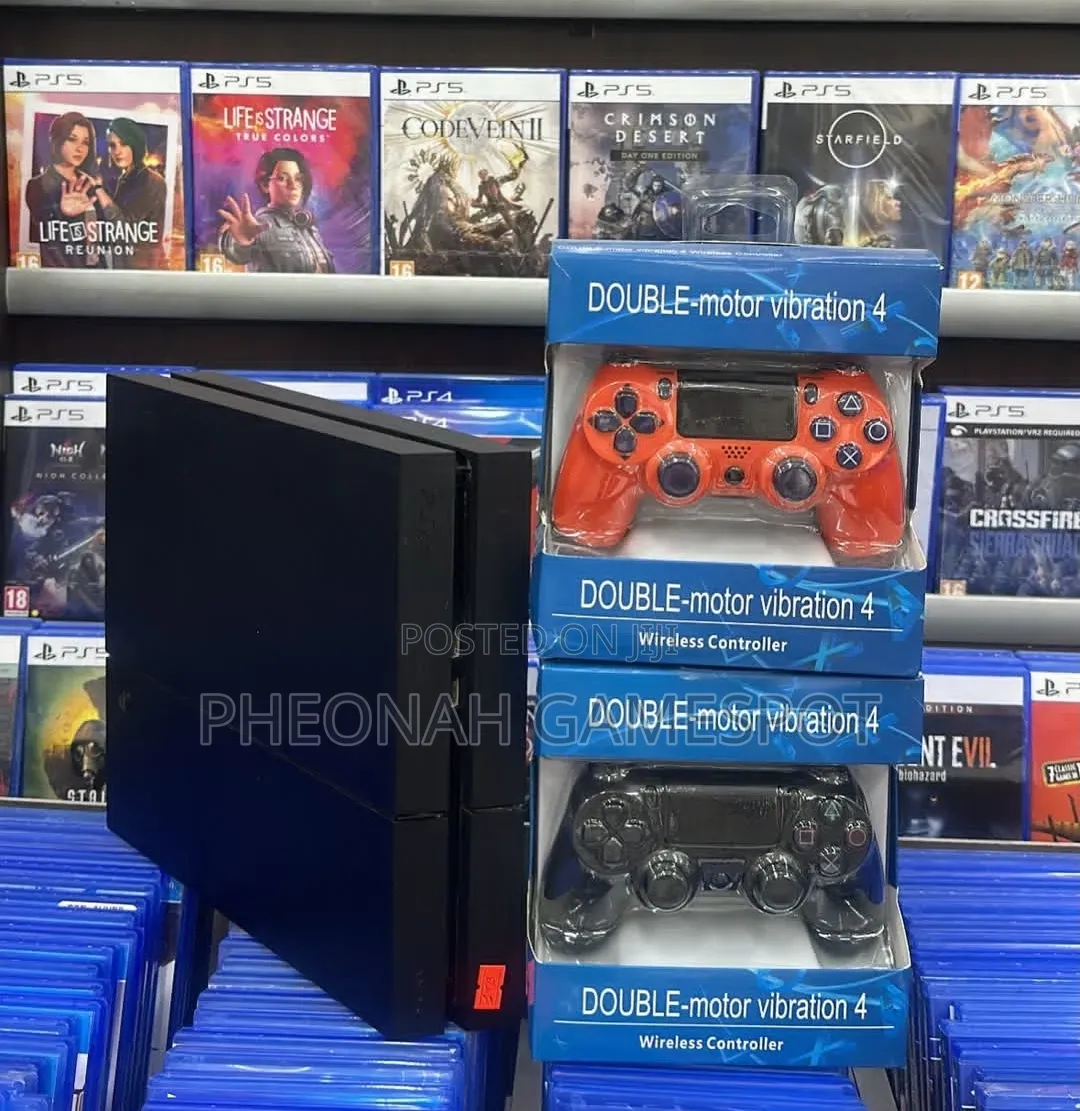 Sony Ps4 Fat With 2 Brand New Controllers
