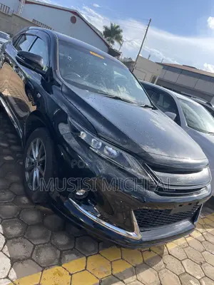 Toyota Harrier 2.0 2017 Black