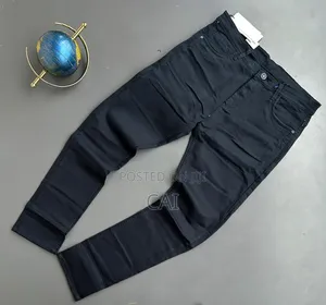 Stylish Men's Slim-Fit Denim Jeans
