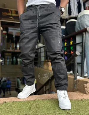 Men's Elastic-Waist Jogger Cargo Pants. Ankle Cuffs