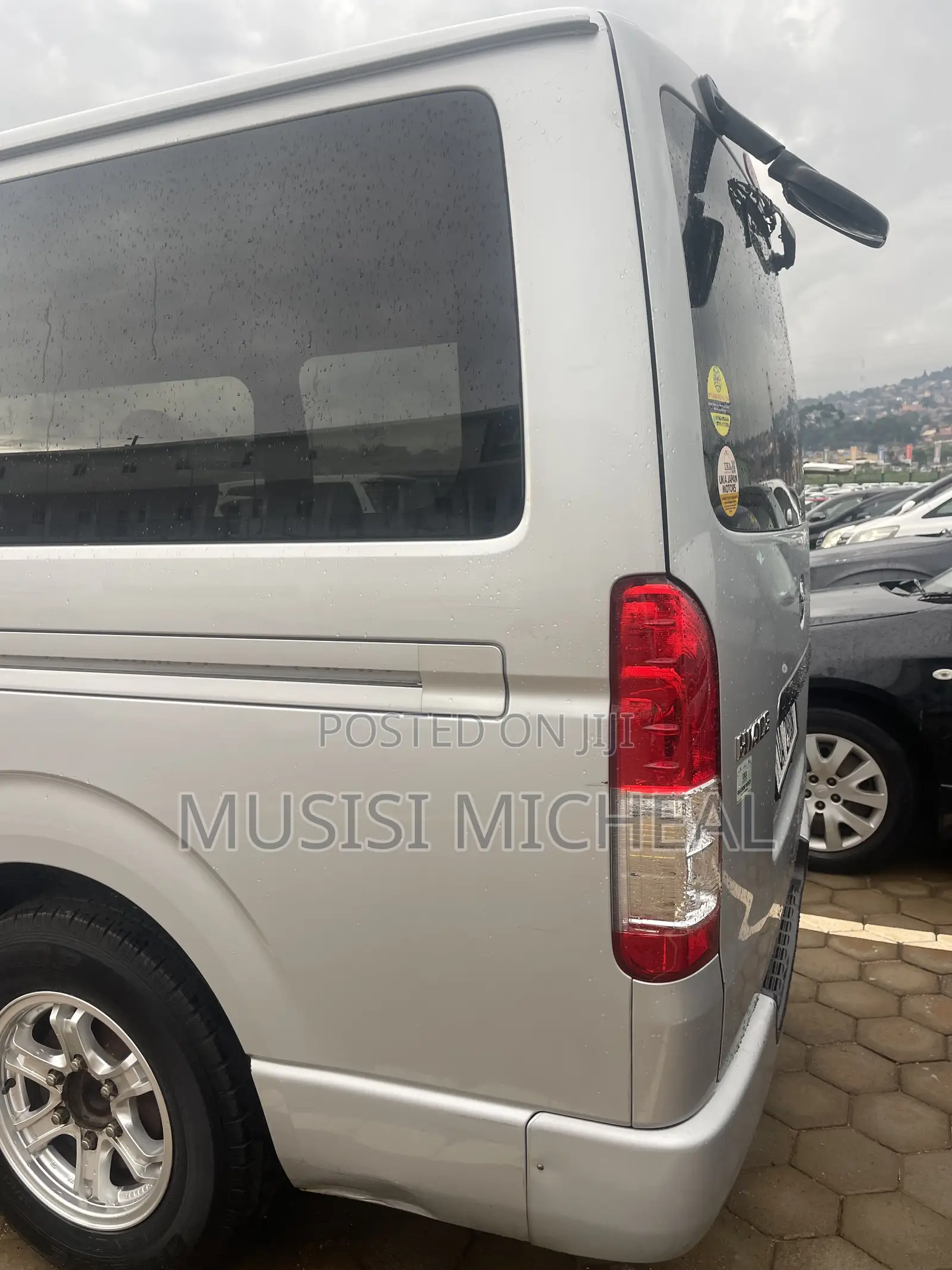 Toyota HiAce 2015 Silver