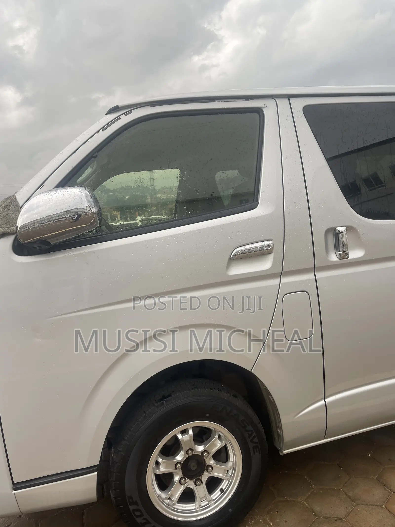 Toyota HiAce 2015 Silver