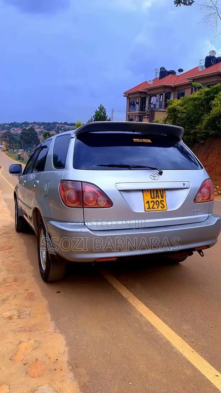 Toyota Harrier 1998 Silver